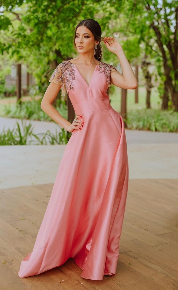 Vestido rose  de zibeline com manguinhas de tule bordadas