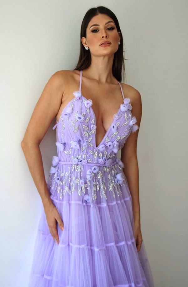 vestido de festa longo lavanda com bordado de mini flores 3D
