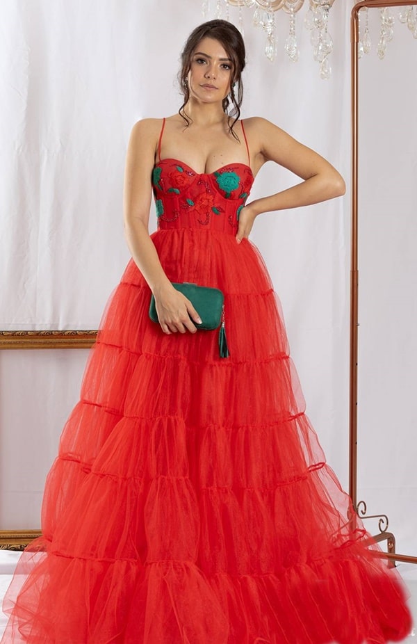 vestido longo vermelho de tule casamento dia