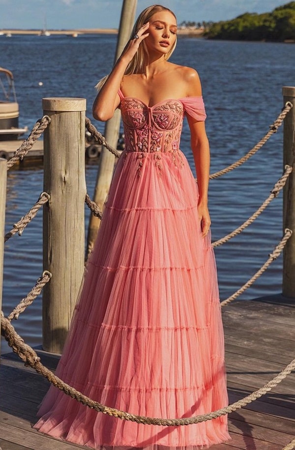 vestido longo rosa para madrinha de casamento na praia