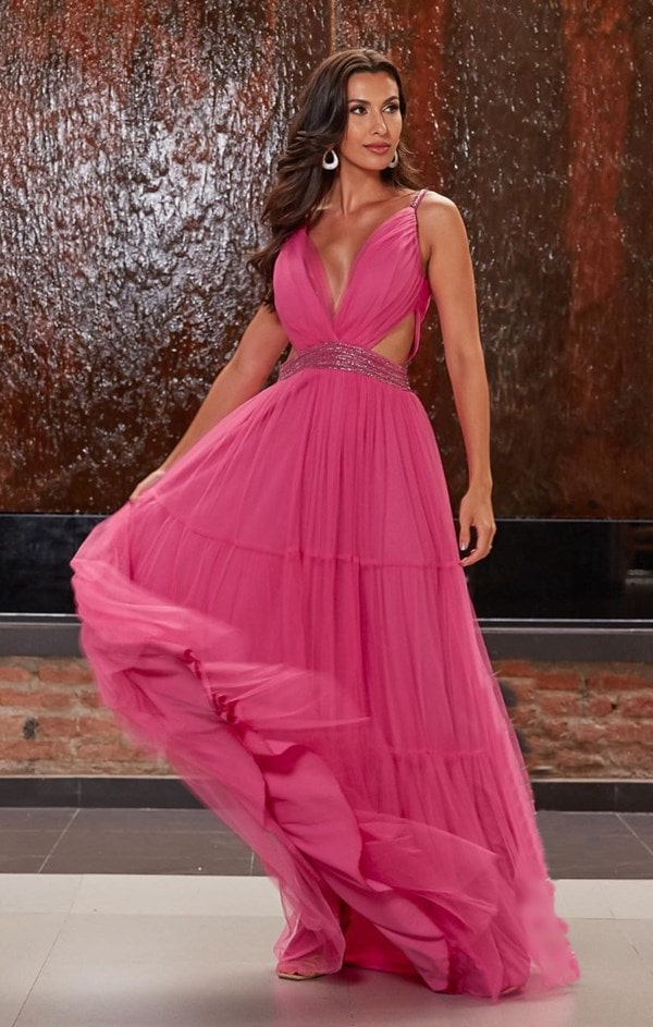 vestido de festa longo pink com bordado e  recorte na cintura 