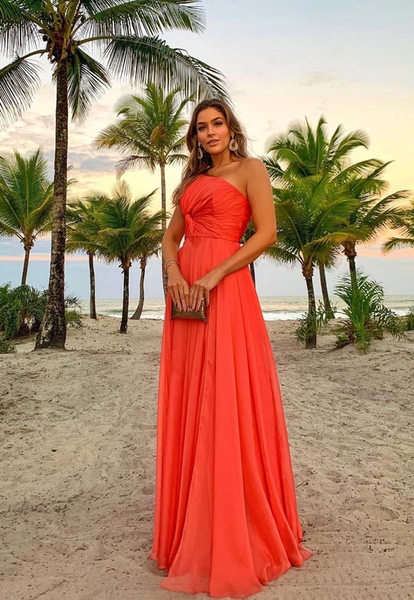 Marcela Tranchesi vestido de festa um ombro só laranja coral casamento na praia
