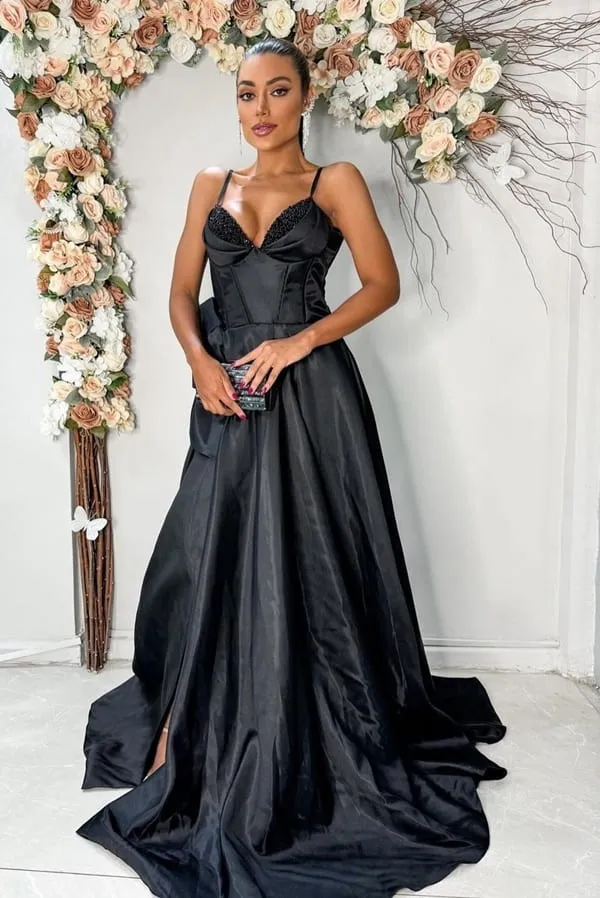 vestido de festa longo preto com alças finas e corset